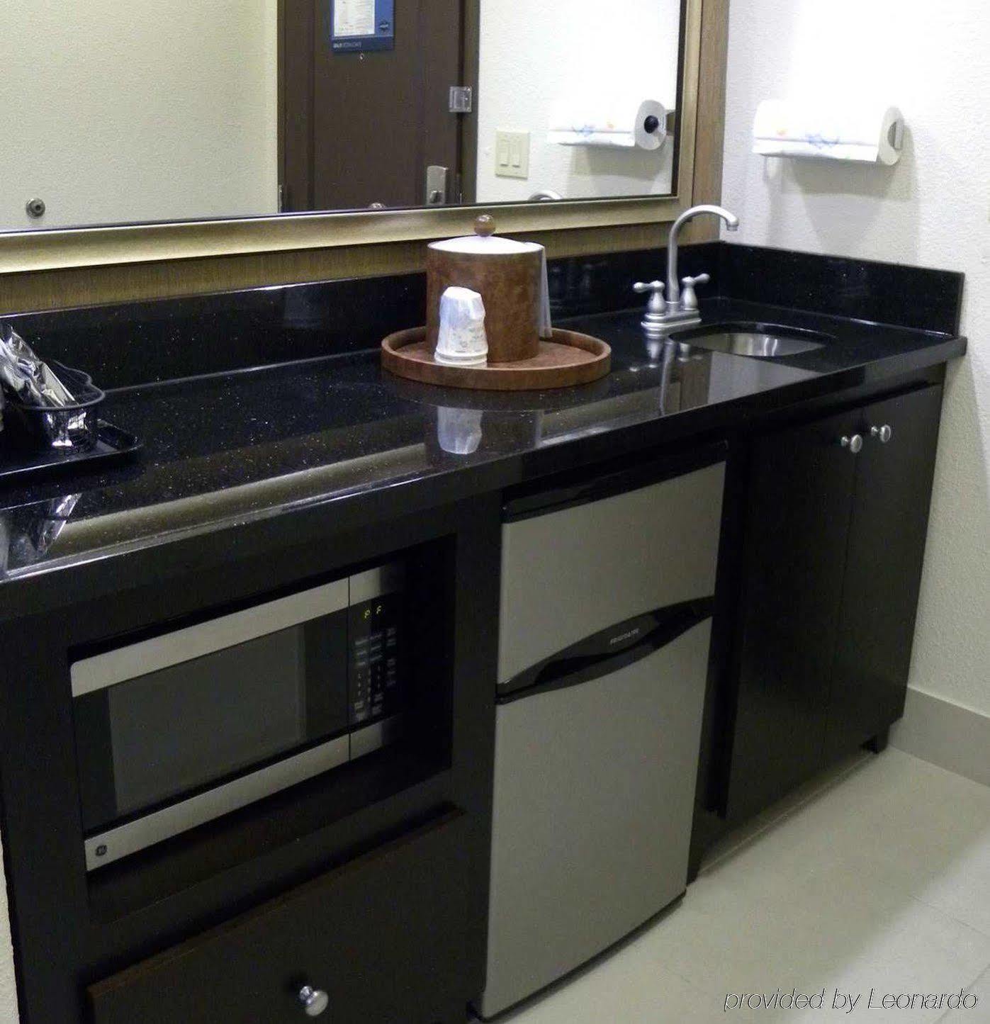 Hampton Inn & Suites Dallas I-30 Cockrell Hill, Tx Zimmer foto